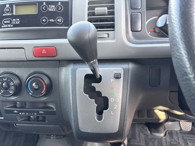 2005 Toyota Hiace auction photo 5