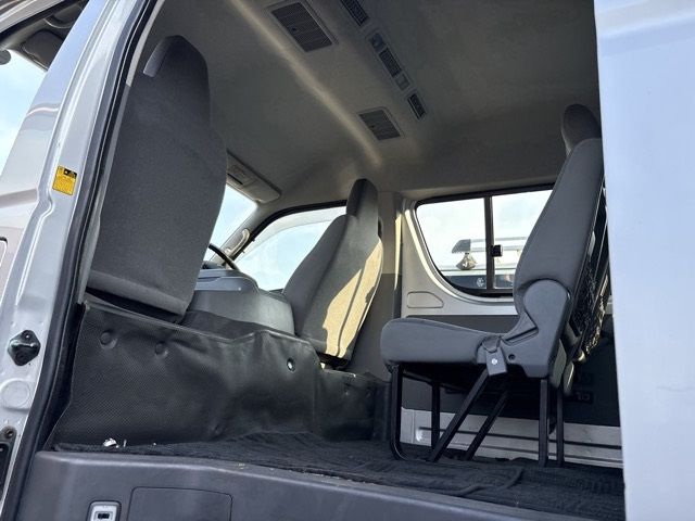 2005 Toyota Hiace auction photo 10