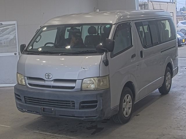 2005 Toyota Hiace Japan auction vehicle