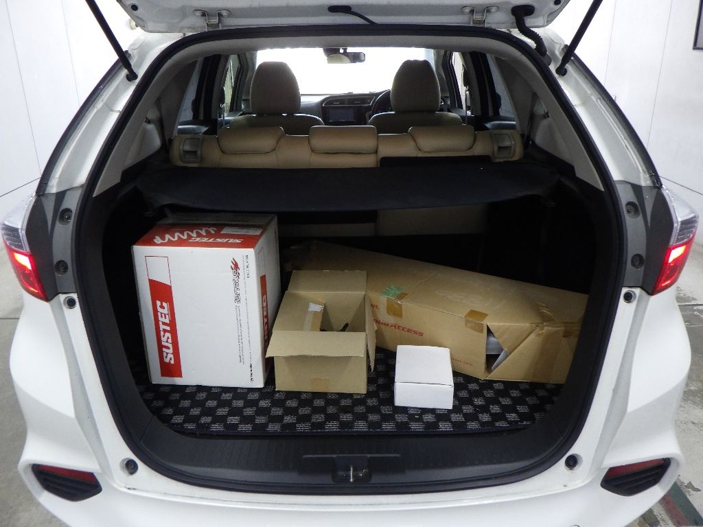2016 Honda Shuttle ハイブリッドXスタイルエディション auction photo 9