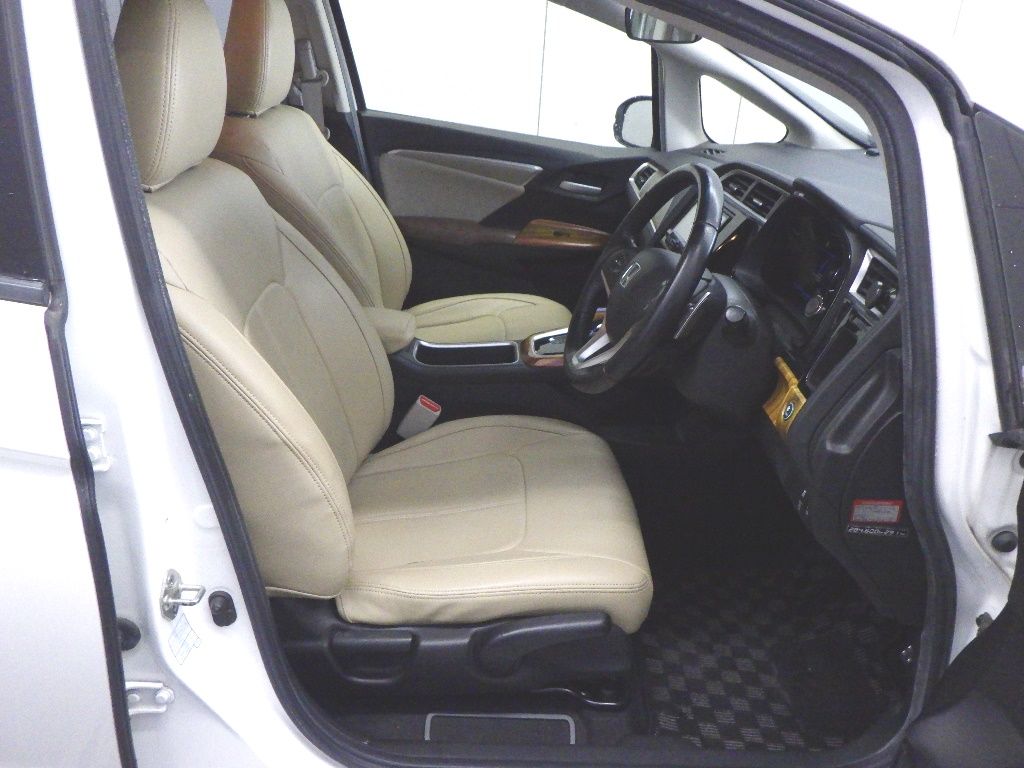 2016 Honda Shuttle ハイブリッドXスタイルエディション auction photo 6