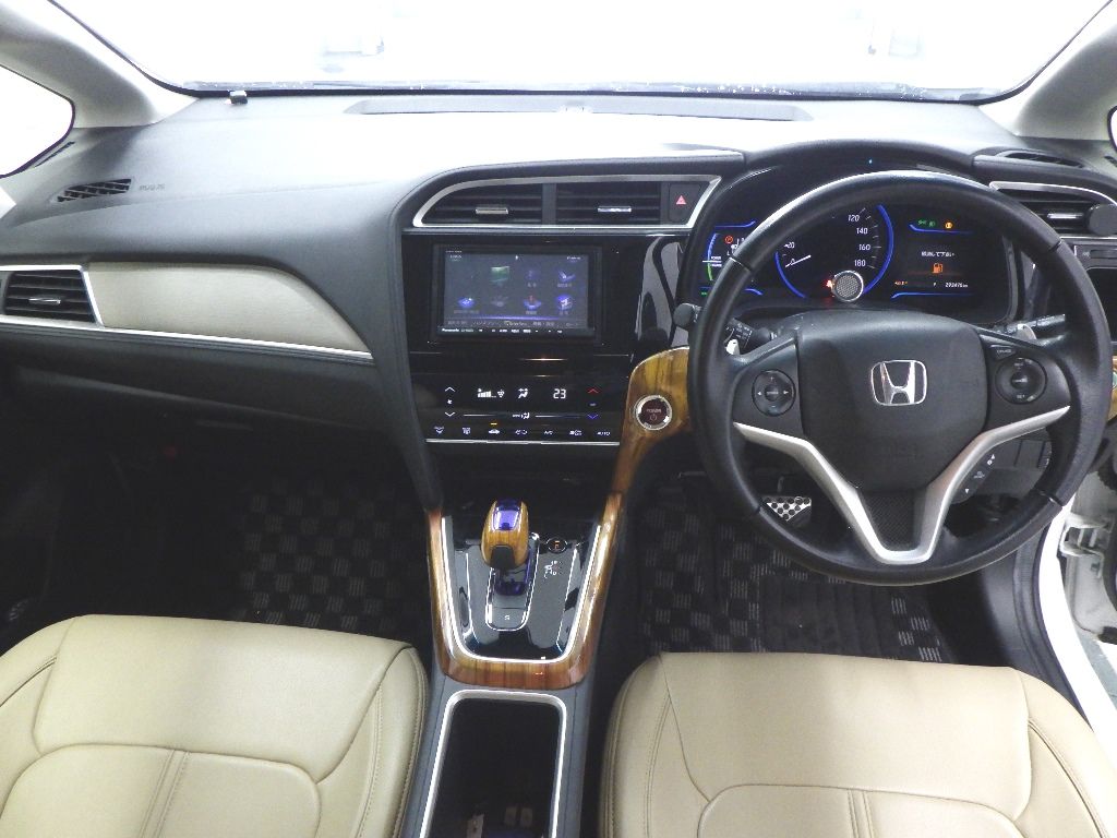 2016 Honda Shuttle ハイブリッドXスタイルエディション auction photo 3