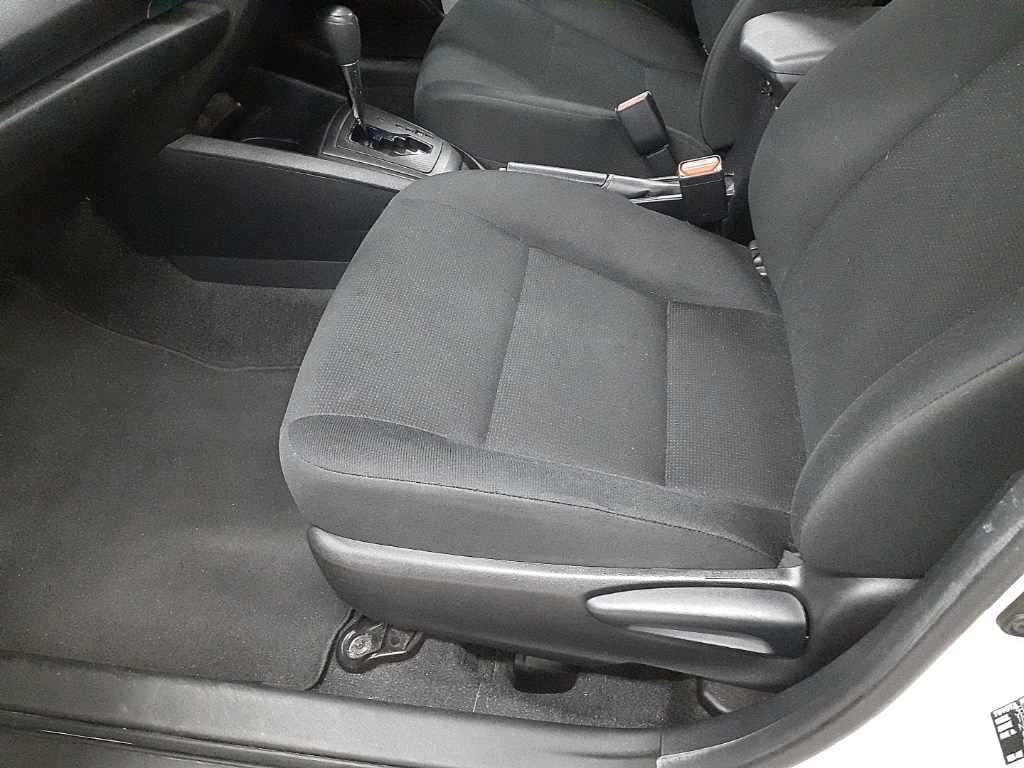 2021 Toyota Corolla Axio EX 4WD auction photo 11