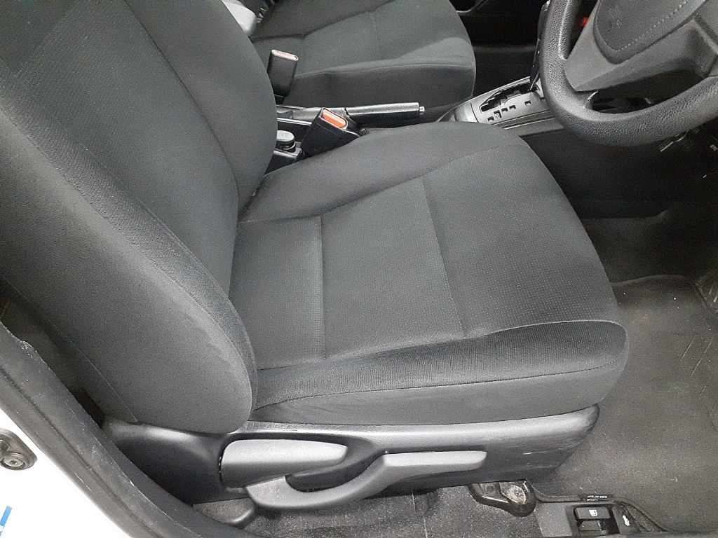 2021 Toyota Corolla Axio EX 4WD auction photo 8
