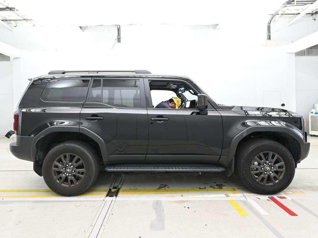 2024 Toyota Land Cruiser 250 VX 4WD auction photo 3