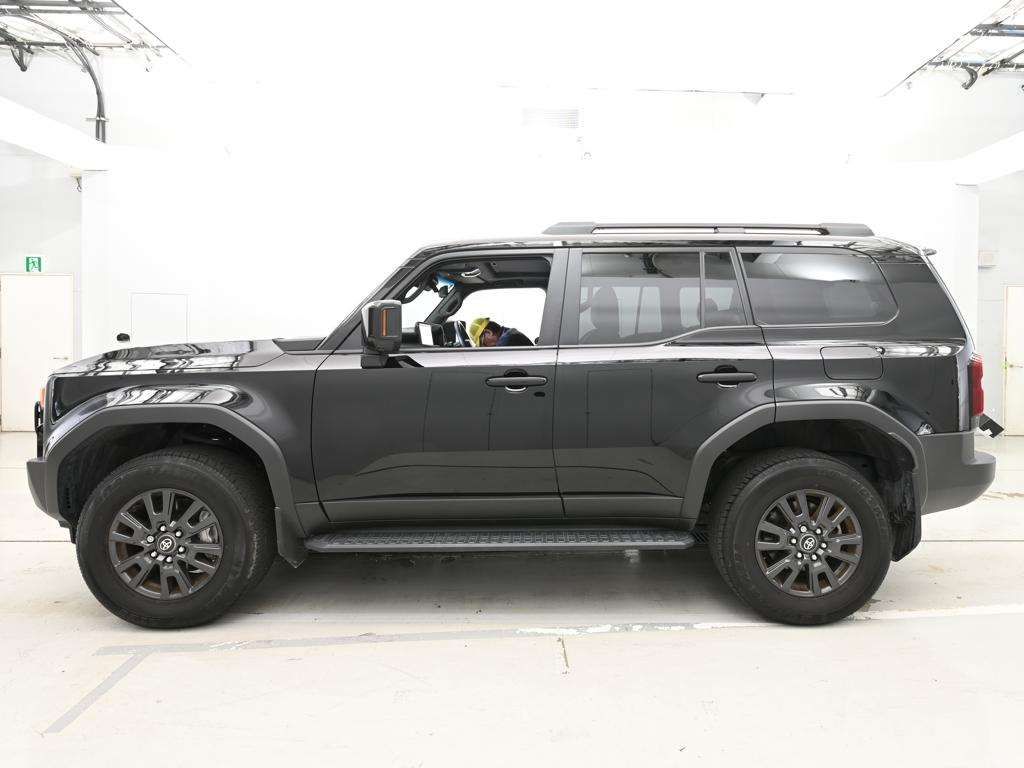 2024 Toyota Land Cruiser 250 VX 4WD auction photo 4