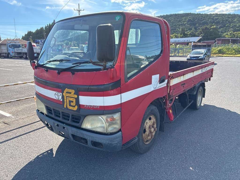 2004 Toyota Dyna Japan auction vehicle