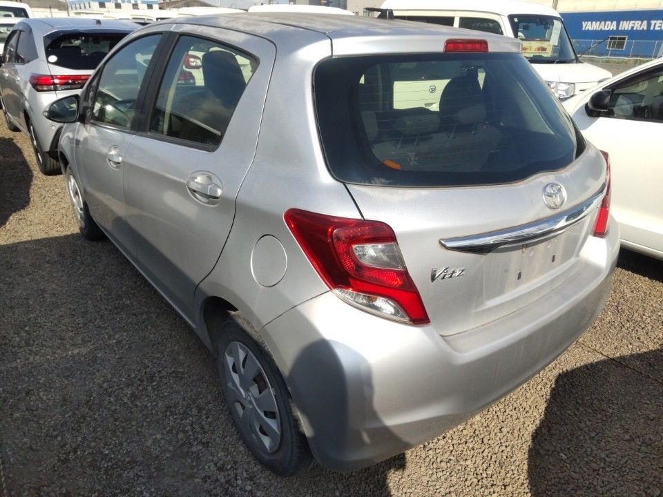 2015 Toyota Vitz auction photo 6