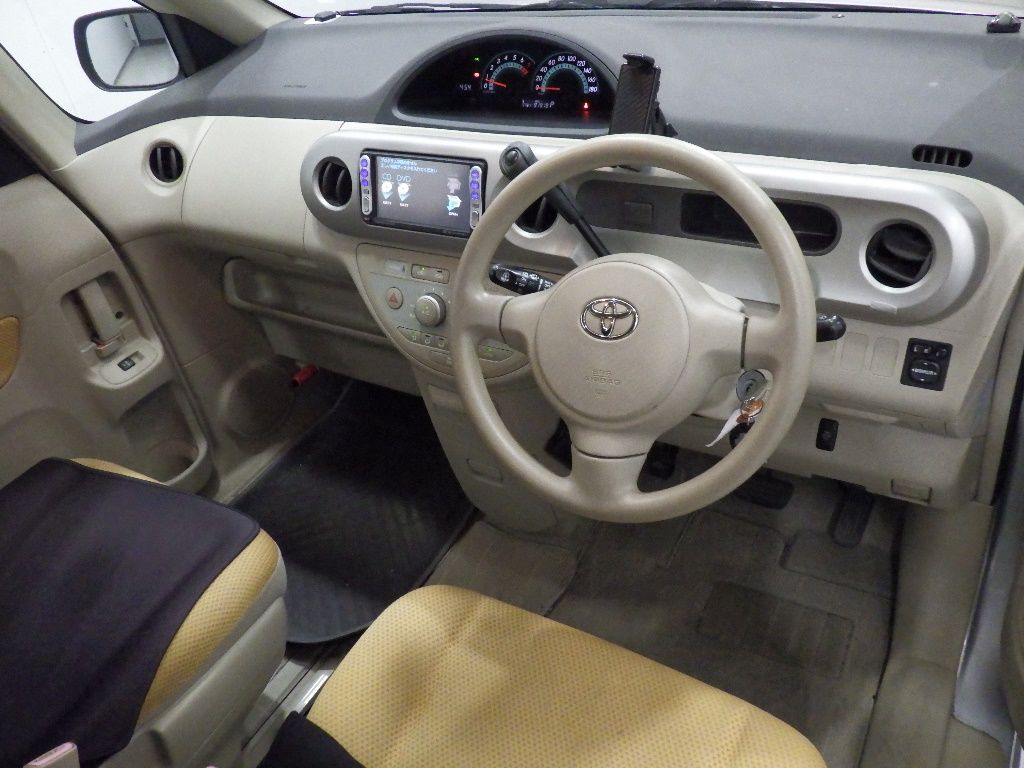 2005 Toyota Porte 130i C Package auction photo 3