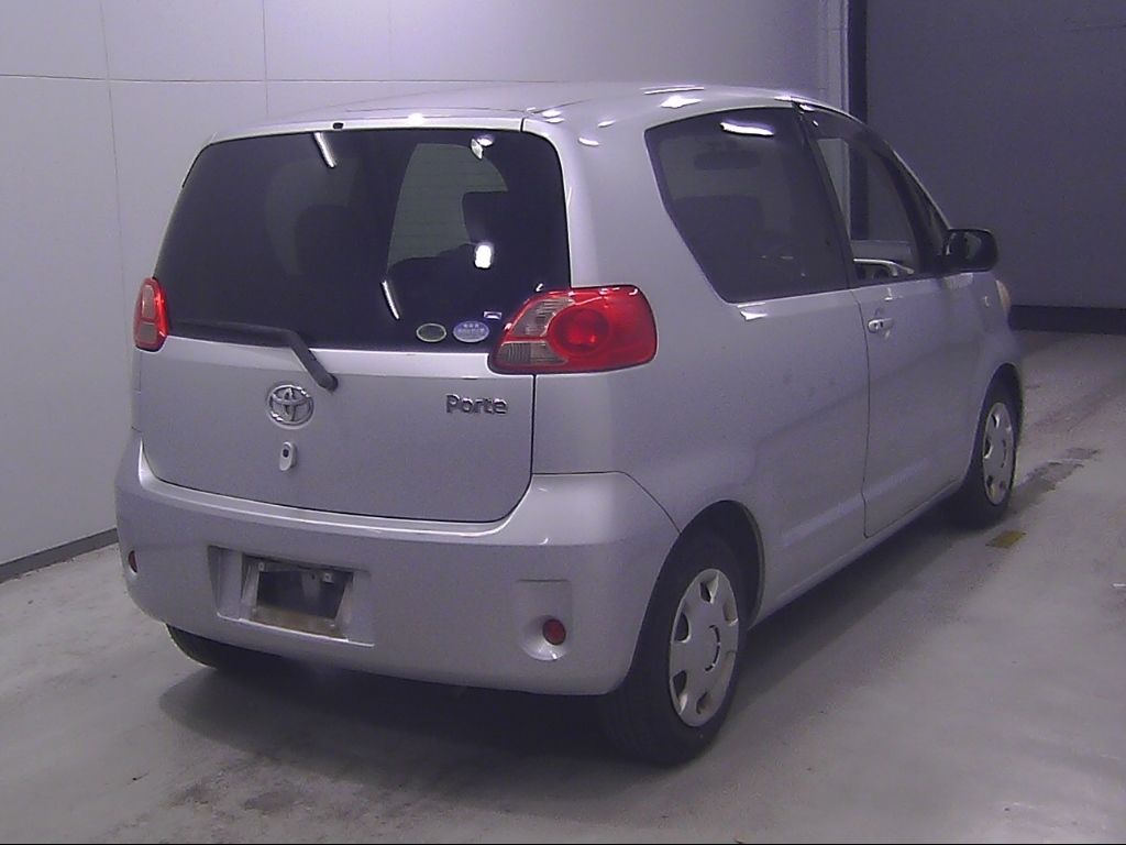 2005 Toyota Porte 130i C Package auction photo 2