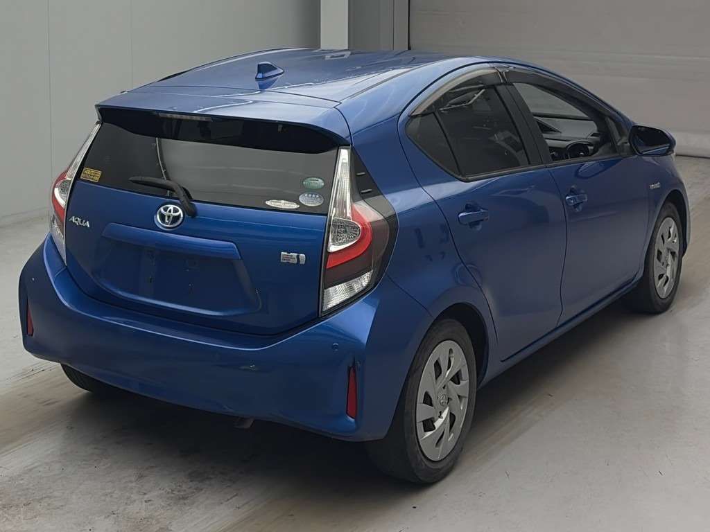 2020 Toyota Aqua S auction photo 2