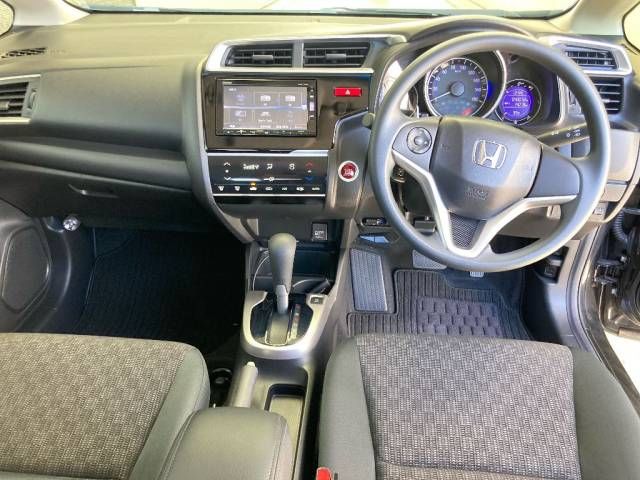 2016 Honda Fit 13G-F Package auction photo 4