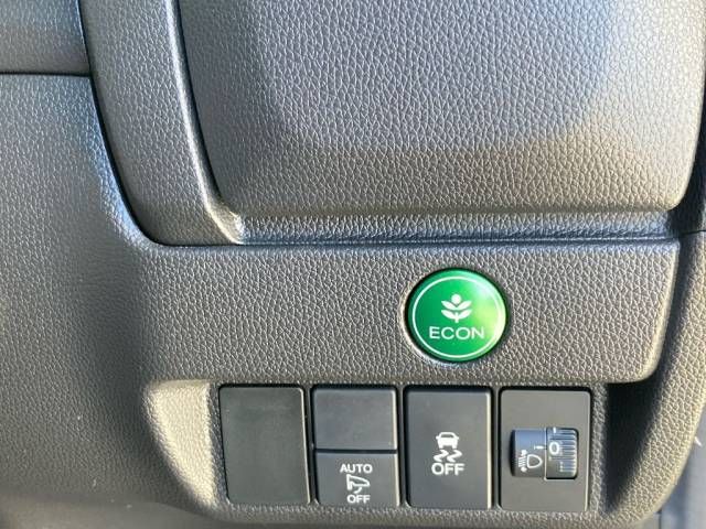 2016 Honda Fit 13G-F Package auction photo 5