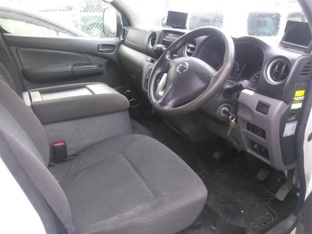 2014 Nissan NV350 Caravan DX auction photo 3