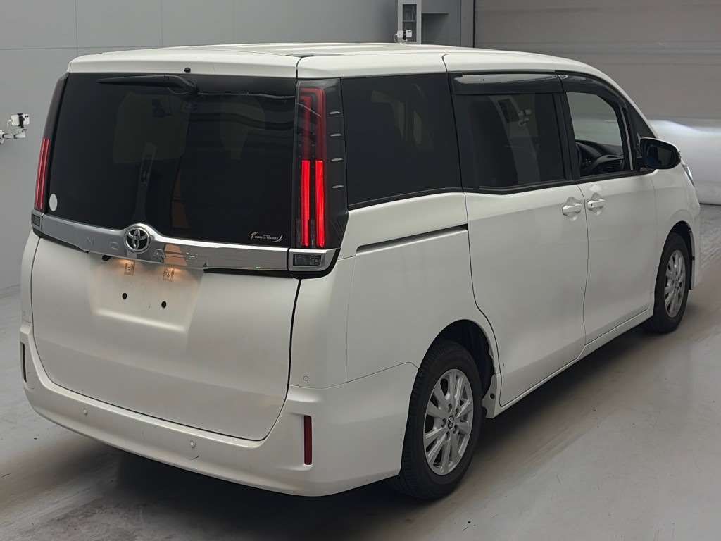 2021 Toyota Noah G auction photo 2