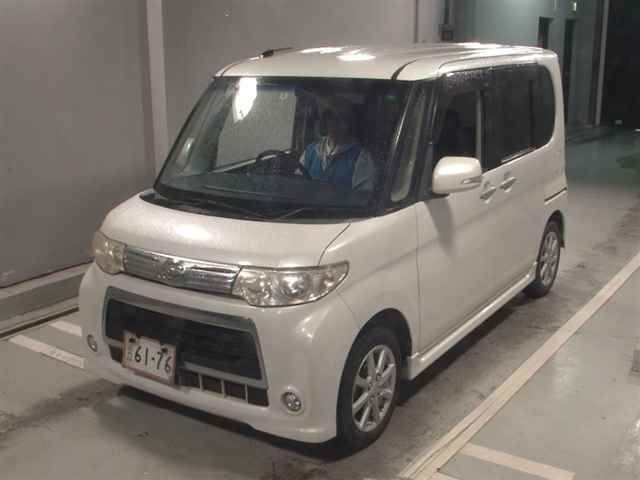 2012 Daihatsu Tanto Custom X auction photo 4