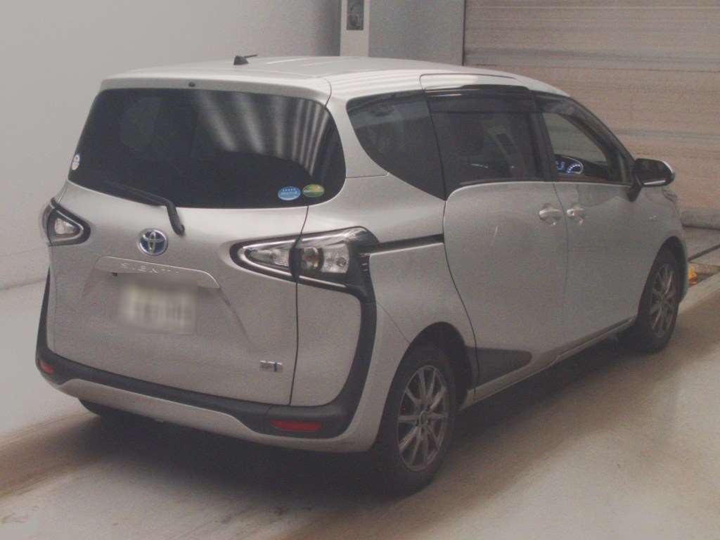 2020 Toyota Sienta Hybrid X auction photo 2