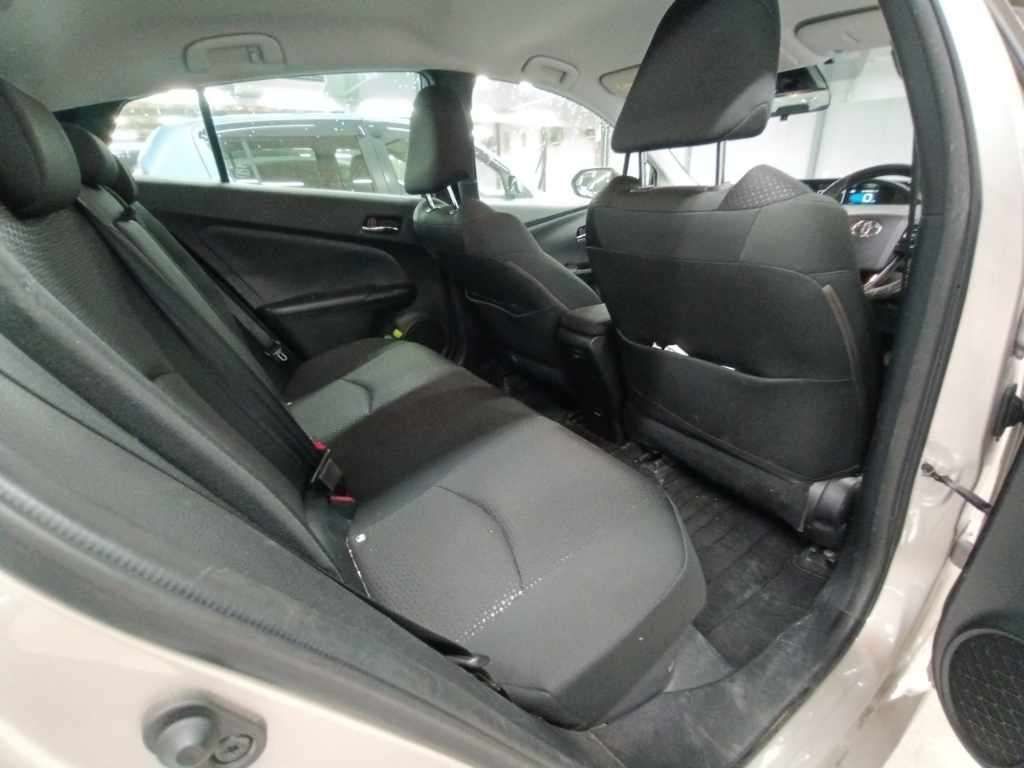 2019 Toyota Prius S auction photo 12