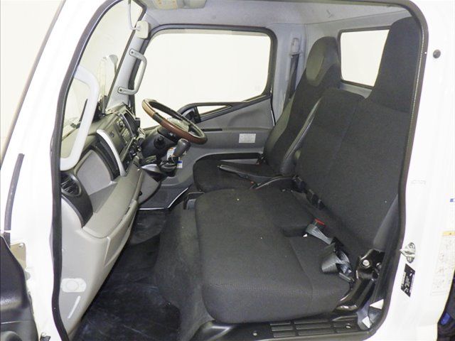 2020 Mitsubishi Fuso Canter With crane auction photo 8