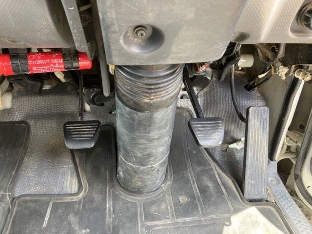 2012 Isuzu Elf dump auction photo 4
