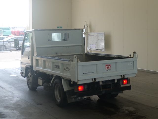 2012 Isuzu Elf dump auction photo 2