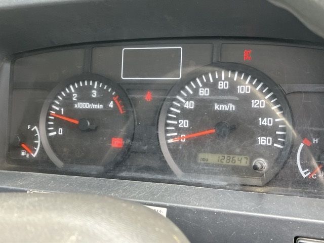 2012 Isuzu Elf dump auction photo 7