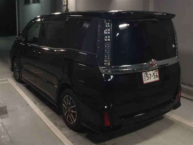 2015 Toyota Voxy ZS auction photo 2
