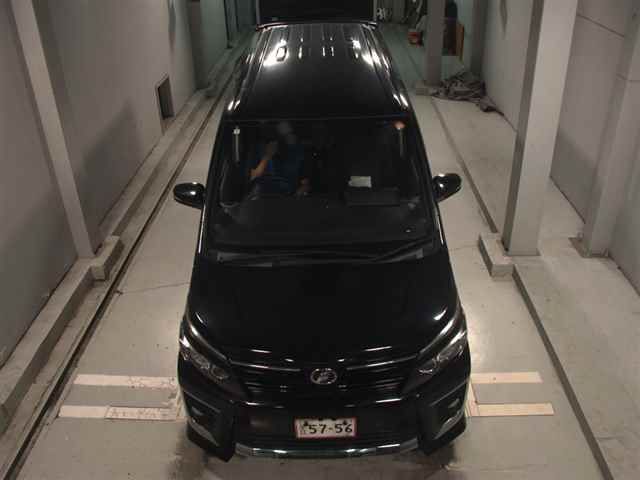 2015 Toyota Voxy ZS auction photo 6