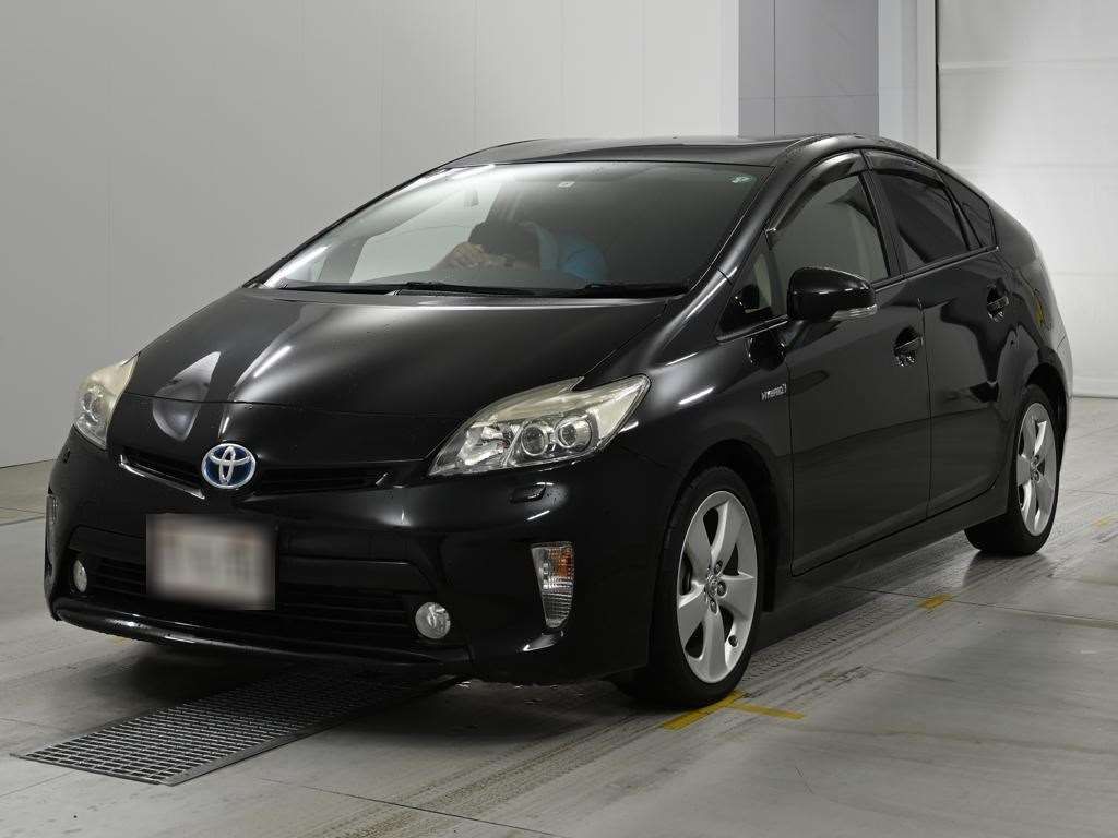 2015 Toyota Prius S Touring Selection Japan auction vehicle