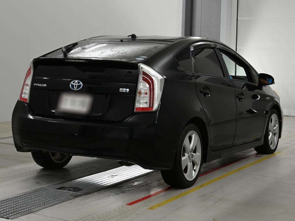 2015 Toyota Prius S Touring Selection auction photo 2