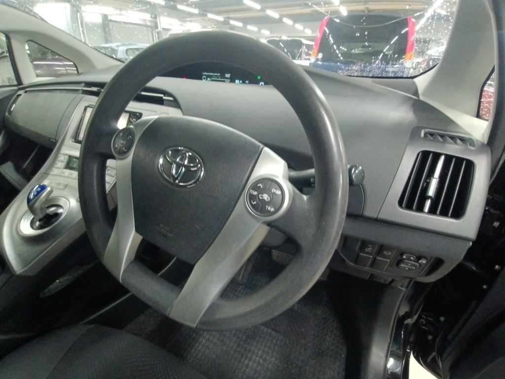 2015 Toyota Prius S Touring Selection auction photo 9