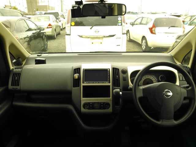 2006 Nissan Serena 20S auction photo 8
