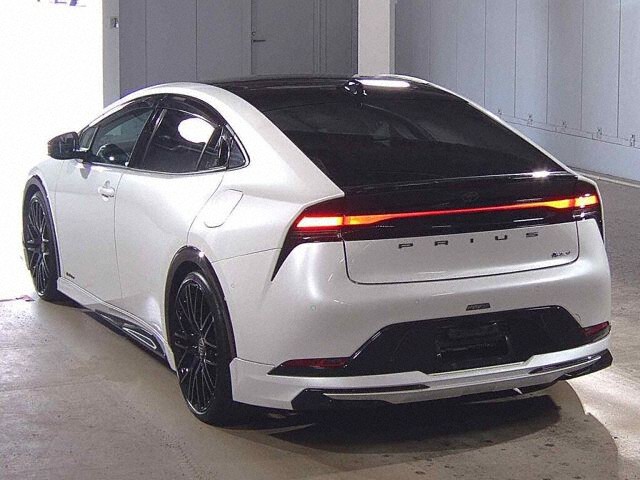 2023 Toyota Prius Z 4WD auction photo 2