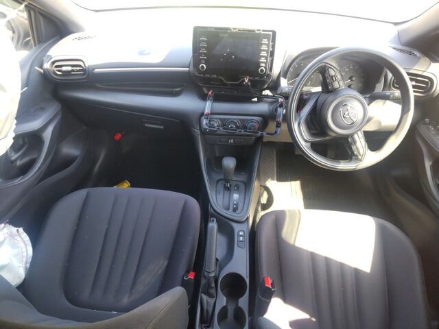 2023 Toyota Yaris auction photo 3