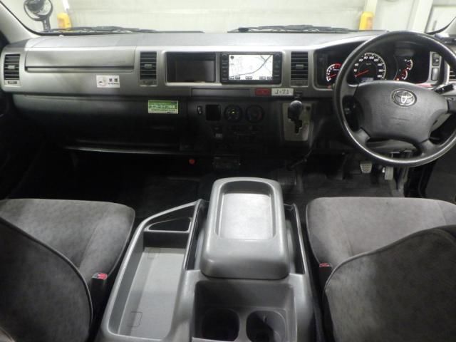 2009 Toyota Hiace グランドキャビン auction photo 3