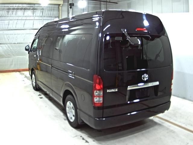 2009 Toyota Hiace グランドキャビン auction photo 2