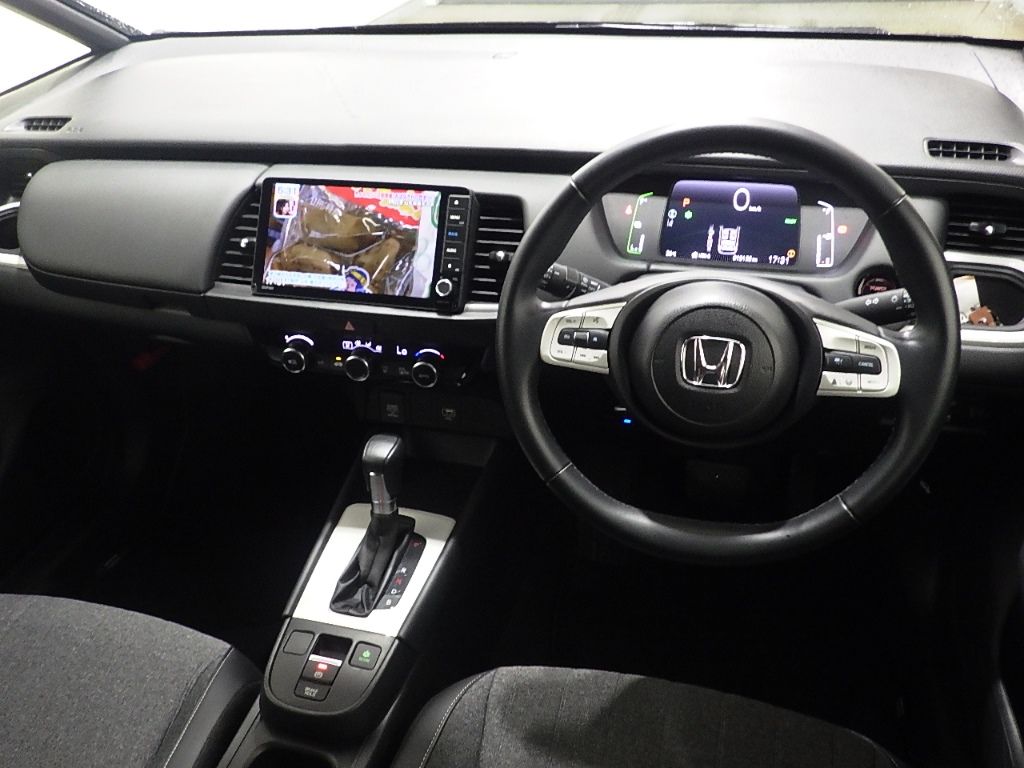 2024 Honda Fit 4WD e:HEVホーム auction photo 3
