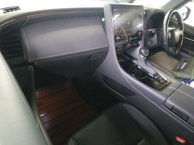 2024 Toyota Alphard Z auction photo 3