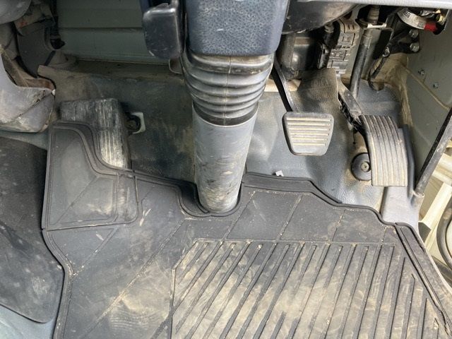 2015 Mitsubishi Fuso Canter dump auction photo 4