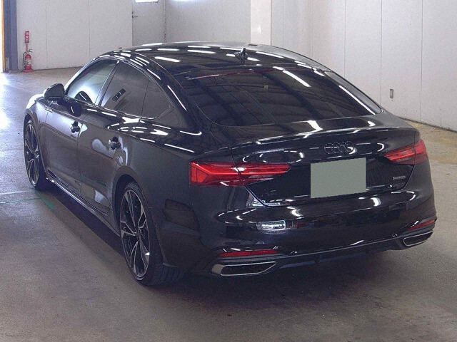 2022 Audi A5 Sportback ブラックスタイルプラス 4WD auction photo 2