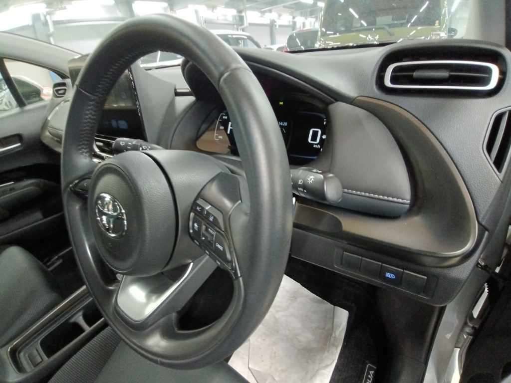2021 Toyota Aqua Z auction photo 9