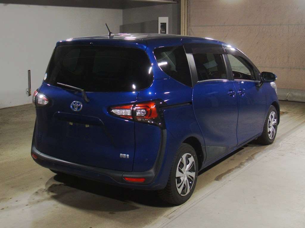 2021 Toyota Sienta Hybrid Fanbase G Quero auction photo 2