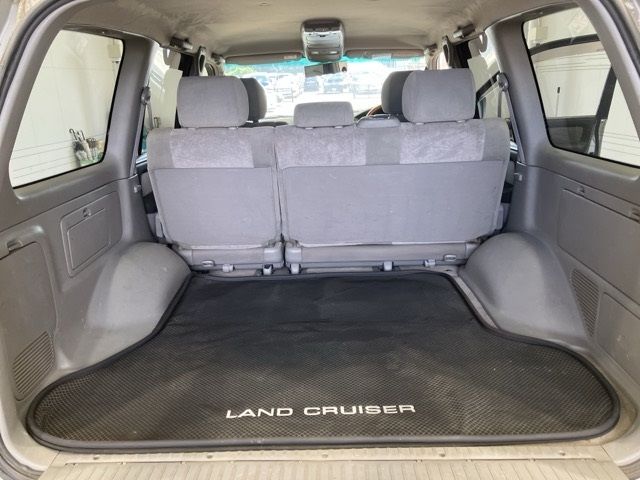 2007 Toyota Land Cruiser 4WD VX Limited auction photo 12