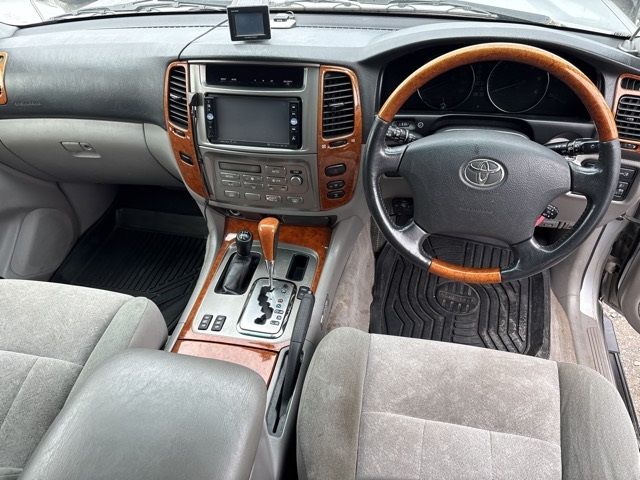 2007 Toyota Land Cruiser 4WD VX Limited auction photo 4