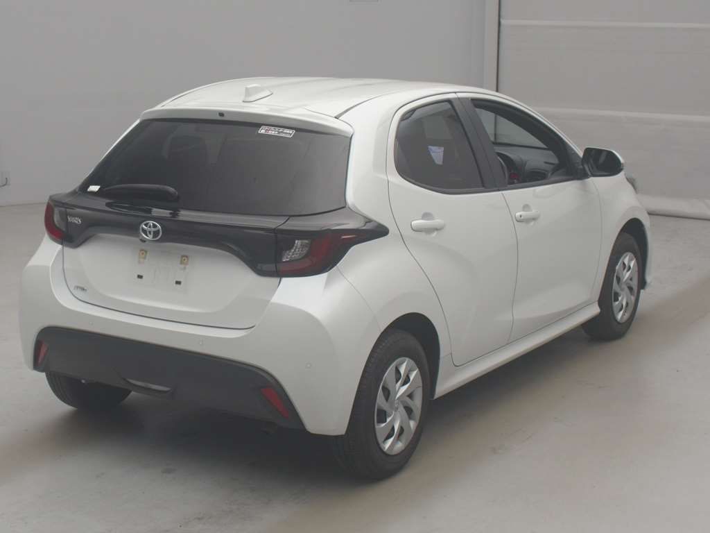 2023 Toyota Yaris X 4WD auction photo 2