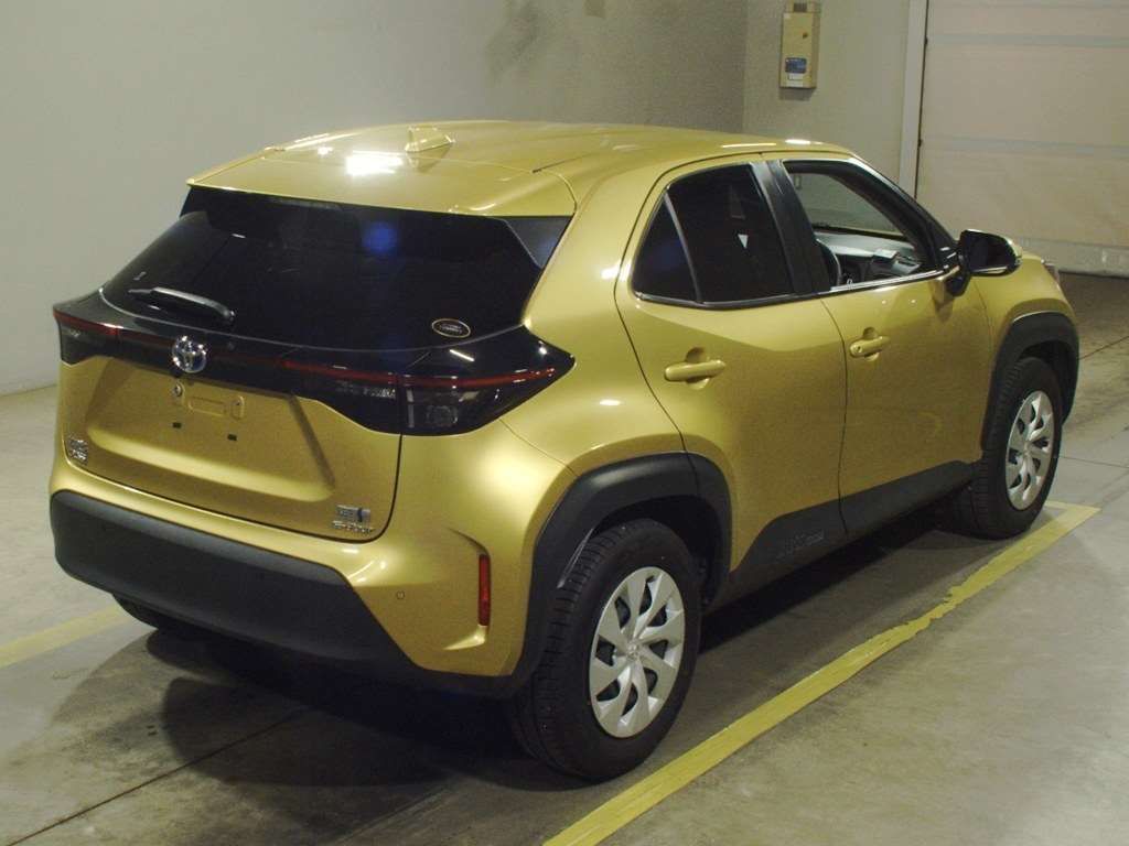 2022 Toyota Yaris Cross Hybrid X 4WD auction photo 2