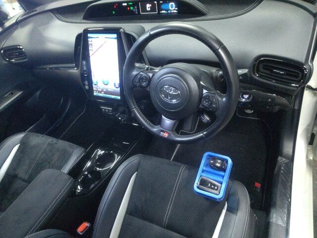 2019 Toyota Prius PHEV SナビP GRスポーツ auction photo 3