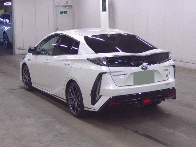 2019 Toyota Prius PHEV SナビP GRスポーツ auction photo 2