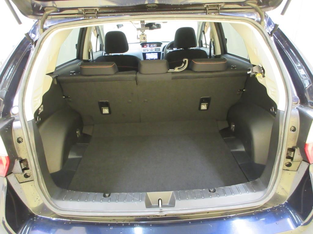 2016 Subaru XV 2.0i-L EyeSight auction photo 8