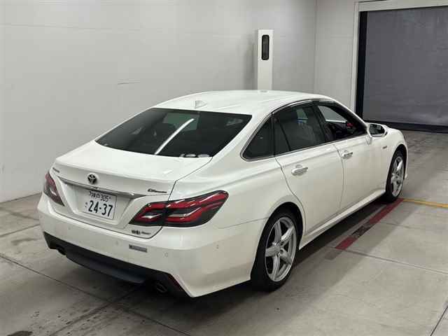 2019 Toyota Crown G Executive Four 4WD auction photo 5